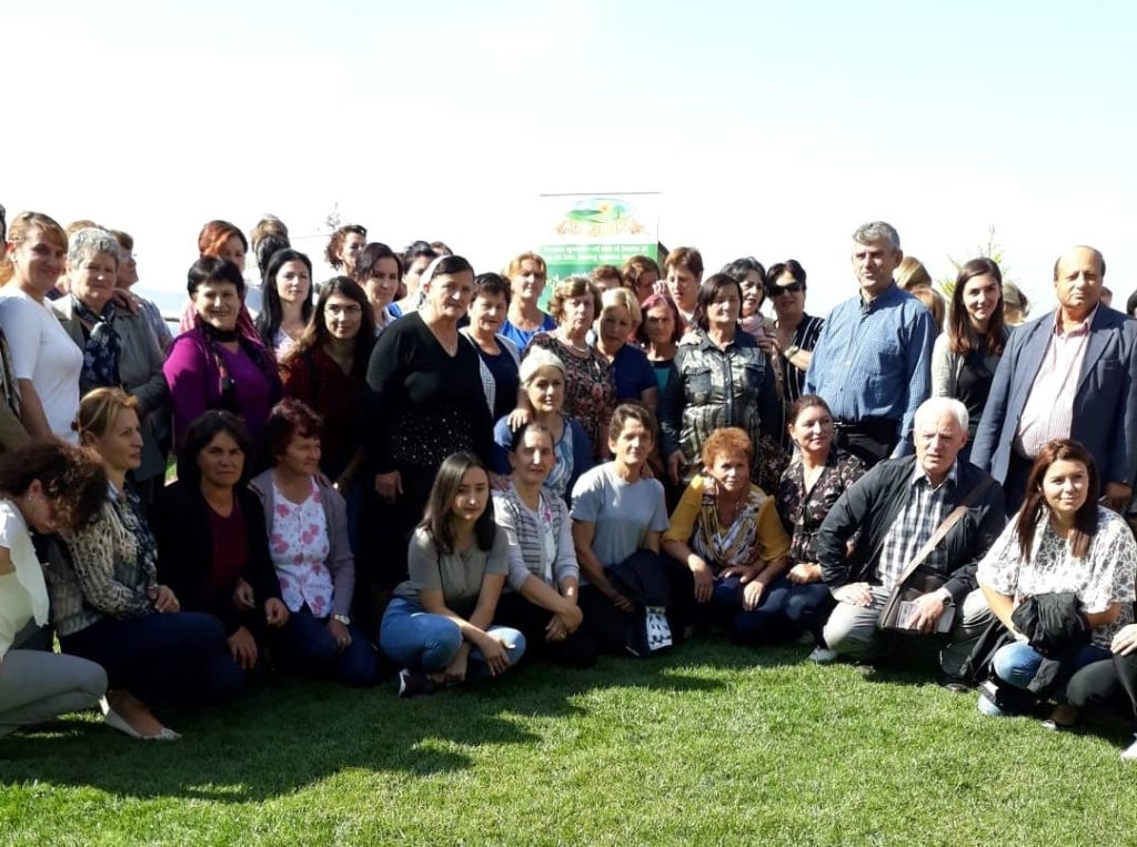 Women exchanging experiences on rural development practices